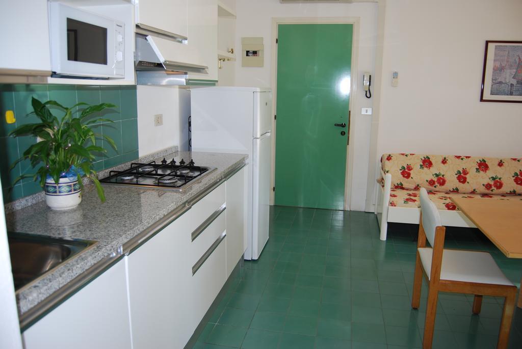 Appartamenti Vacanza Albatros Lignano Sabbiadoro Ngoại thất bức ảnh