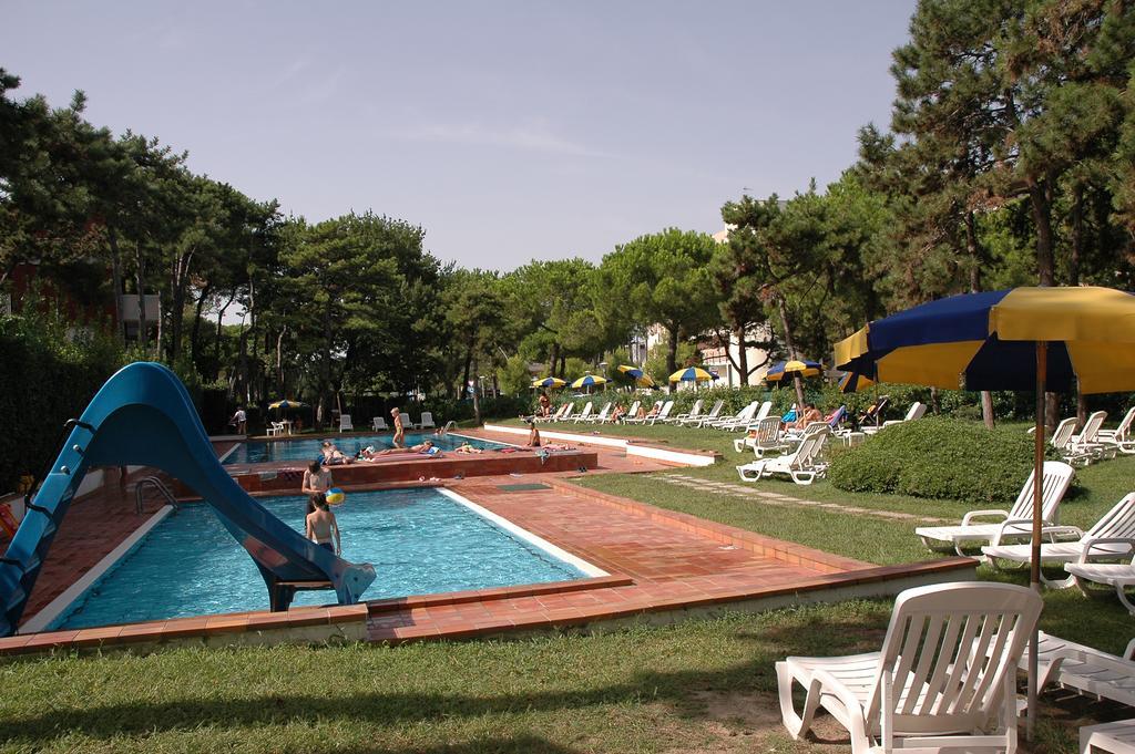 Appartamenti Vacanza Albatros Lignano Sabbiadoro Ngoại thất bức ảnh