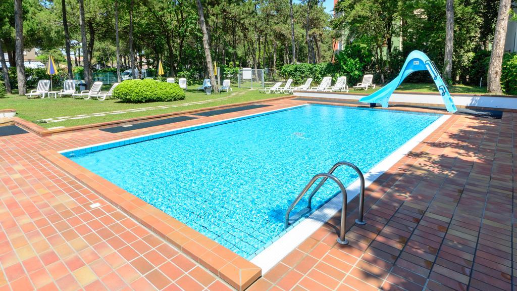 Appartamenti Vacanza Albatros Lignano Sabbiadoro Ngoại thất bức ảnh
