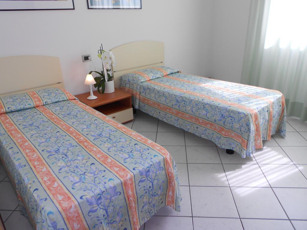 Appartamenti Vacanza Albatros Lignano Sabbiadoro Ngoại thất bức ảnh