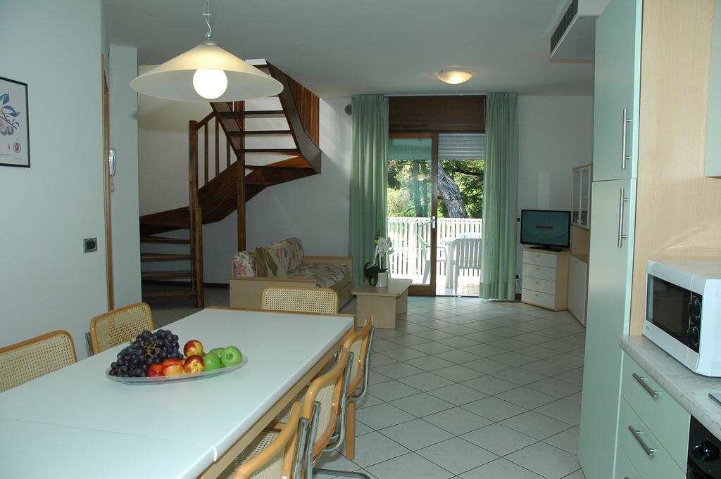 Appartamenti Vacanza Albatros Lignano Sabbiadoro Ngoại thất bức ảnh