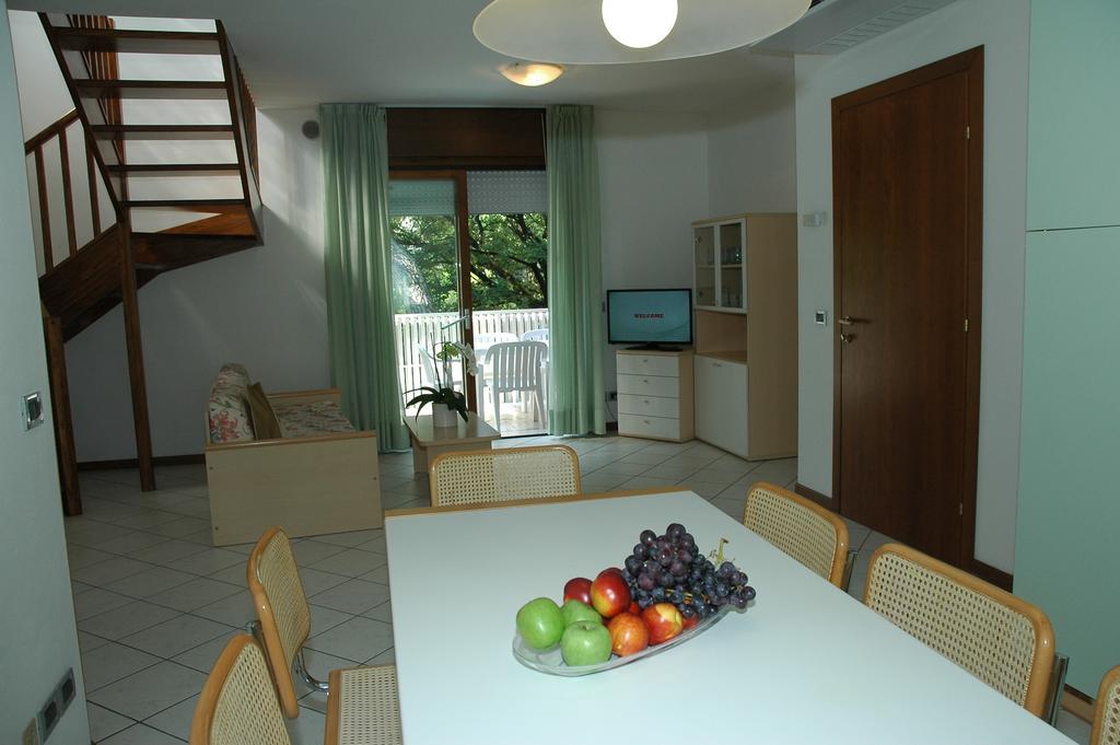 Appartamenti Vacanza Albatros Lignano Sabbiadoro Ngoại thất bức ảnh