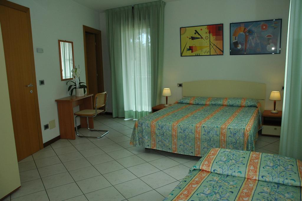 Appartamenti Vacanza Albatros Lignano Sabbiadoro Ngoại thất bức ảnh